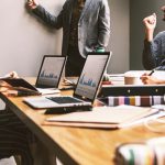Usługi sprzątania firm i biur popularną usługą